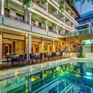 maharani-beach.hotelsseminyak.net/